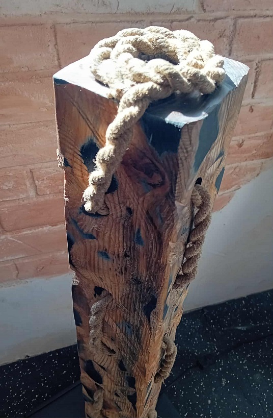 Drewniana lampa stojąca - obrazek 2